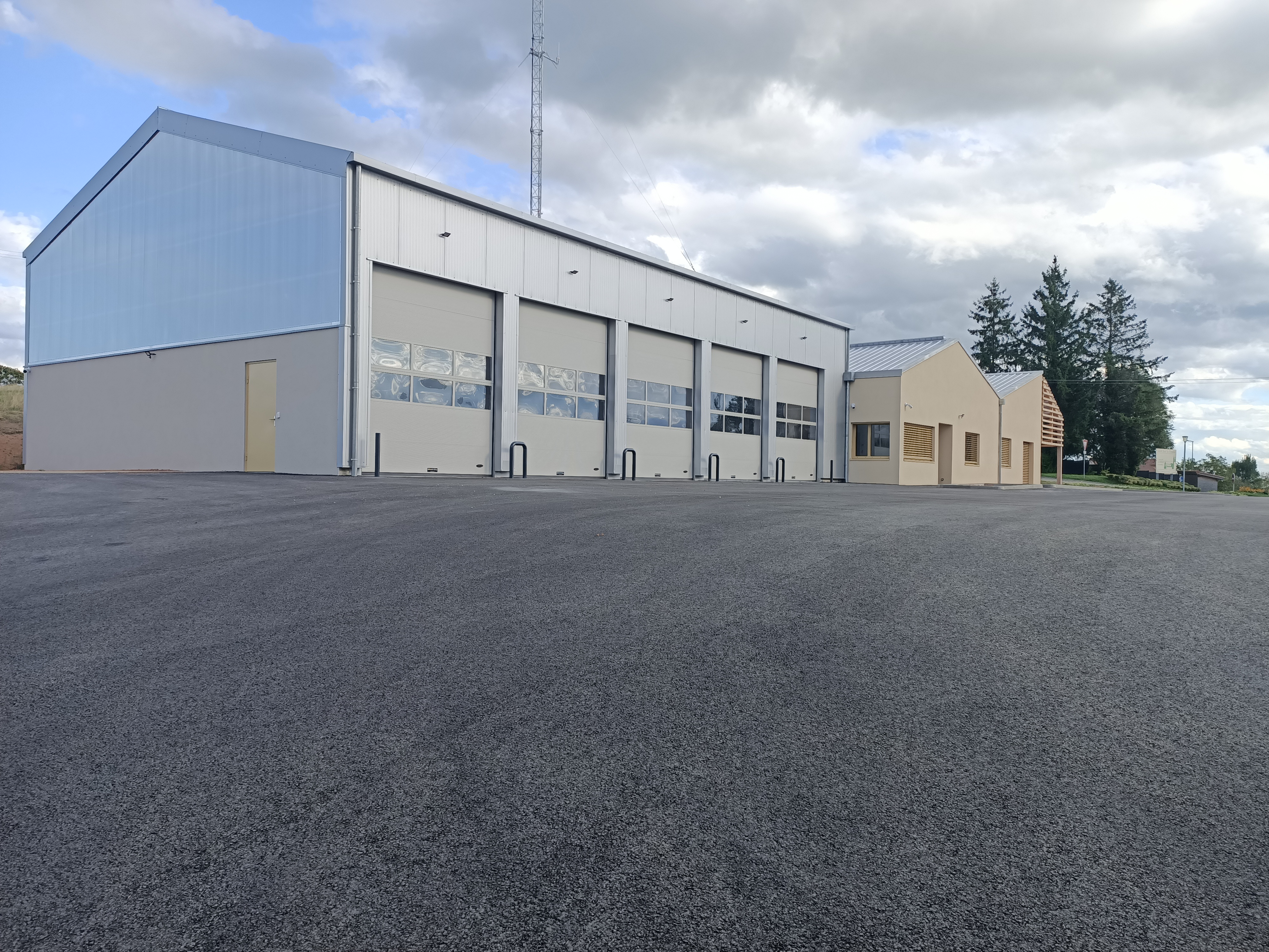 caserne caserne pompiers st just la pendue